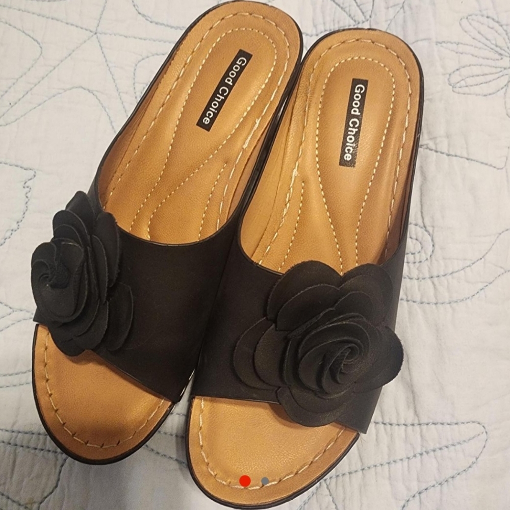 Black lightweight comfy shoes.